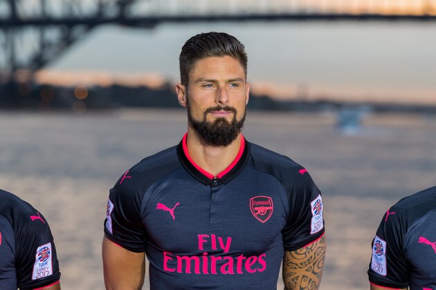 SYDNEY, AUSTRALIA - JULY 12: (L-R) Arsenal FC player Olivier Giroud during the unveiling of Arsenal FC's new third kit at Fort Denison on July 12, 2017 in Sydney, Australia. (Photo by James D. Morgan/Getty Images)