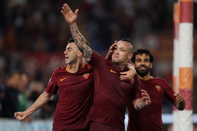 ROME, ITALY - MAY 14:  Radja Nainggolan with his teammate Stefan El Shaarawy of AS Roma celebrates after scoring the team's third goal during the Serie A match between AS Roma and Juventus FC at Stadio Olimpico on May 14, 2017 in Rome, Italy.  (Photo by Paolo Bruno/Getty Images )