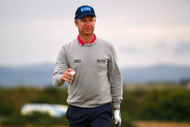 TROON, SCOTLAND - JULY 13:  Mikko Ilonen of Finland acknowledges the crowd on the 7th green during day one of the AAM Scottish Open at Dundonald Links Golf Course on July 13, 2017 in Troon, Scotland.  (Photo by Gregory Shamus/Getty Images)