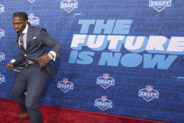 PHILADELPHIA, PA - APRIL 27: Takkarist McKinley of UCLA poses for a picture on the red carpet prior to the start of the 2017 NFL Draft on April 27, 2017 in Philadelphia, Pennsylvania. (Photo by Mitchell Leff/Getty Images)