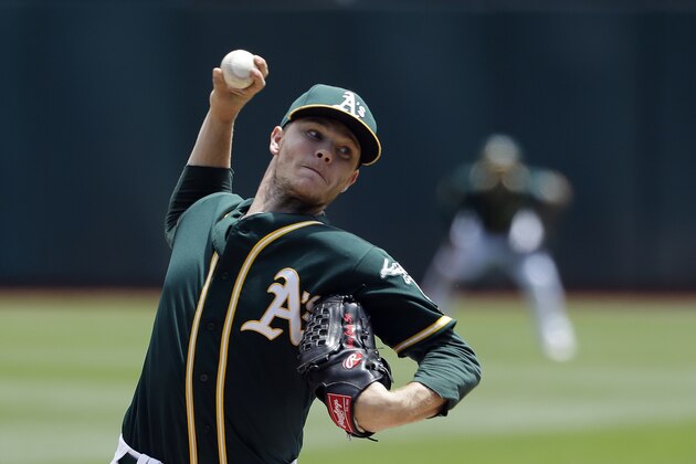 Oakland Athletics starting pitcher Sonny Gray throws to the Chicago White Sox during the second inning of a baseball game Wednesday, July 5, 2017, in Oakland, Calif. (AP Photo/Marcio Jose Sanchez)