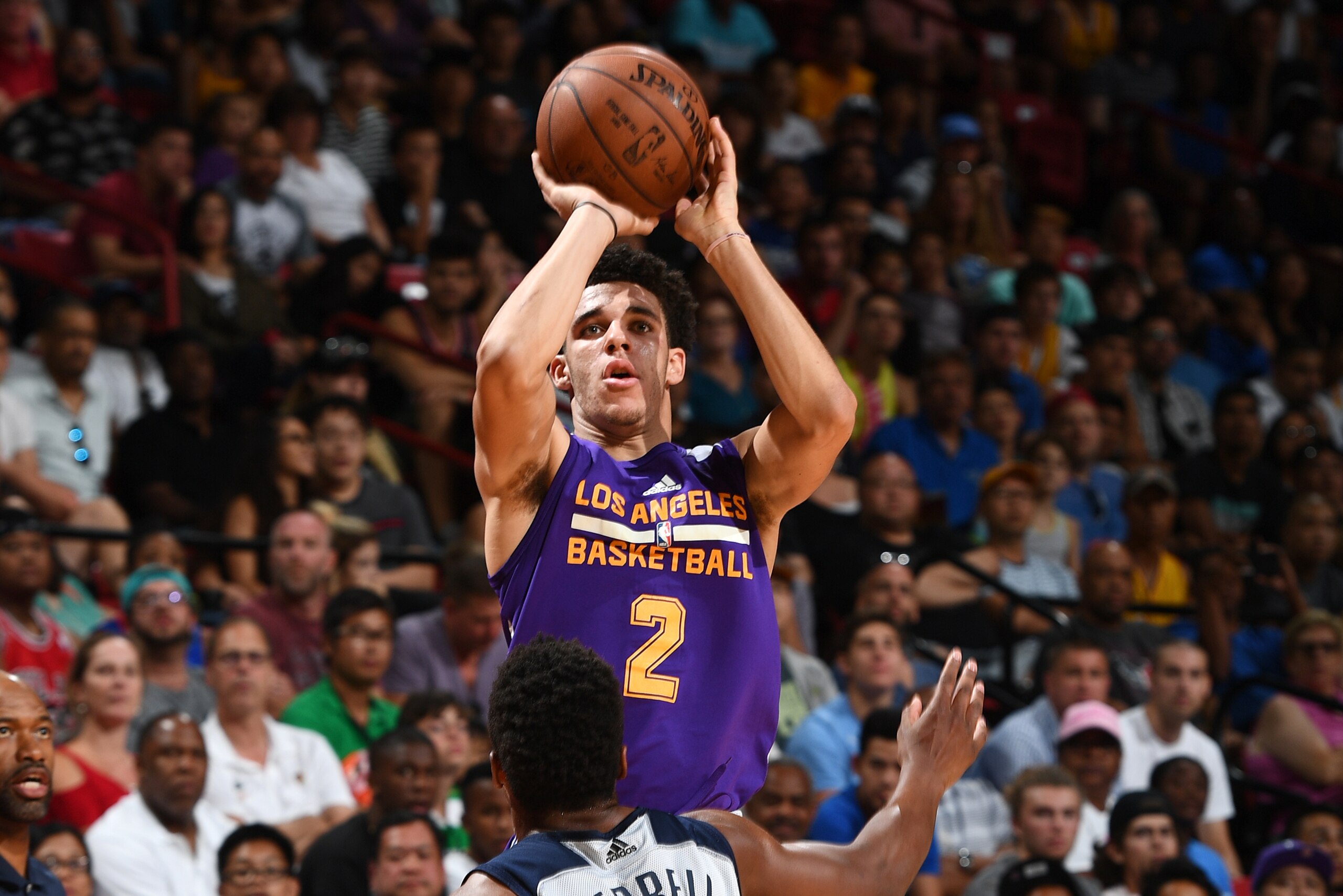 LAS VEGAS, NV - JULY 16: Lonzo Ball #2 of the Los Angeles Lakers shoots the ball against the Dallas Mavericks during the 2017 Summer League Semifinals on July 16, 2017 at the Thomas & Mack Center in Las Vegas, Nevada. NOTE TO USER: User expressly acknowledges and agrees that, by downloading and/or using this Photograph, user is consenting to the terms and conditions of the Getty Images License Agreement. Mandatory Copyright Notice: Copyright 2017 NBAE (Photo by Garrett Ellwood/NBAE via Getty Images) LAS VEGAS, NV - JULY 16: Lonzo Ball #2 of the Los Angeles Lakers shoots the ball against the Dallas Mavericks during the 2017 Summer League Semifinals on July 16, 2017 at the Thomas & Mack Center in Las Vegas, Nevada. NOTE TO USER: User expressly acknowledges and agrees that, by downloading and/or using this Photograph, user is consenting to the terms and conditions of the Getty Images License Agreement. Mandatory Copyright Notice: Copyright 2017 NBAE (Photo by Garrett Ellwood/NBAE via Getty Images)