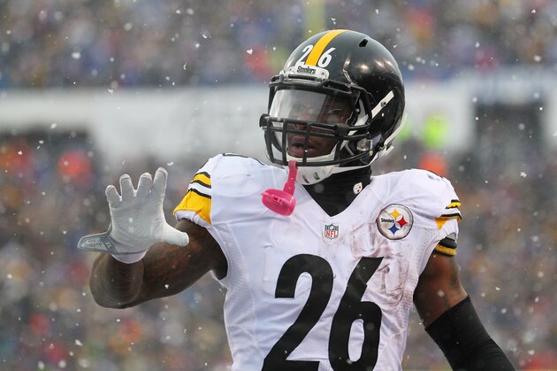 Pittsburgh Steelers running back Le'Veon Bell (26) celebrates a touchdown run against the Buffalo Bills during the second half of an NFL football game, Sunday, Dec. 11, 2016, in Orchard Park, N.Y. (AP Photo/Bill Wippert) Pittsburgh Steelers running back Le'Veon Bell (26) celebrates a touchdown run against the Buffalo Bills during the second half of an NFL football game, Sunday, Dec. 11, 2016, in Orchard Park, N.Y. (AP Photo/Bill Wippert)