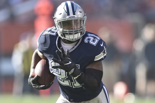 Dallas Cowboys running back Ezekiel Elliott runs the ball in the first half of an NFL football game against the Cleveland Browns, Sunday, Nov. 6, 2016, in Cleveland. Dallas won 35-10. (AP Photo/David Richard)