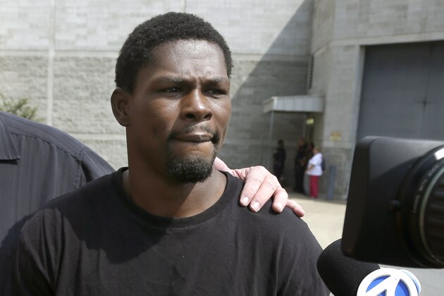 FILE - In this Aug. 27, 2014, file photo, Boxer Jermain Taylor walks from the Pulaski County Jail in Little Rock, Ark. Taylor must undergo a mental evaluation, an Arkansas judge said Tuesday, Jan. 27, 2015.  Pulaski County Circuit Judge Leon Johnson granted a request from Taylor's attorneys that Taylor be moved to a state hospital for a full evaluation, the Arkansas Democrat-Gazette reported. (AP Photo/Danny Johnston, File)