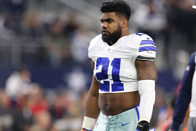 Dec 18, 2016; Arlington, TX, USA; Dallas Cowboys running back Ezekiel Elliott (21) prior to the game against the Tampa Bay Buccaneers at AT&T Stadium. Mandatory Credit: Matthew Emmons-USA TODAY Sports Dec 18, 2016; Arlington, TX, USA; Dallas Cowboys running back Ezekiel Elliott (21) prior to the game against the Tampa Bay Buccaneers at AT&T Stadium. Mandatory Credit: Matthew Emmons-USA TODAY Sports