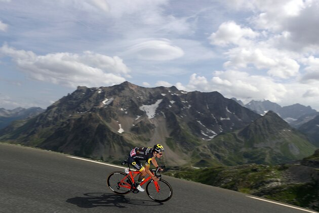 SERRE-CHEVALIER, FRANCE - JULY 19:  Sylvain Chavanel of France and Direct Energie descends the Col du Galibier on stage seventeen of the 2017 Tour de France, a 183km road stage from La Mure to Serre-Chevalier on July 19, 2017 in in Serre-Chevalier, France.  (Photo by Bryn Lennon/Getty Images)