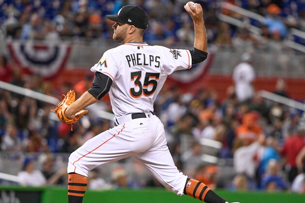 MIAMI, FL - APRIL 13: David Phelps #35 of the Miami Marlins  in action during the game against the New York Mets at Marlins Park on April 13, 2017 in Miami, Florida. (Photo by B51-MarkABrown/Getty Images)