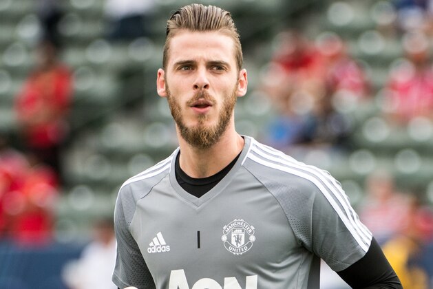 CARSON, CA - JULY 15: David De Gea #1 of Manchester United prior to the Los Angeles Galaxy's friendly match against Manchester United at the StubHub Center on July 15, 2017 in Carson, California. Manchester United won the match 5-2. (Photo by Shaun Clark/Getty Images) CARSON, CA - JULY 15: David De Gea #1 of Manchester United prior to the Los Angeles Galaxy's friendly match against Manchester United at the StubHub Center on July 15, 2017 in Carson, California. Manchester United won the match 5-2. (Photo by Shaun Clark/Getty Images)
