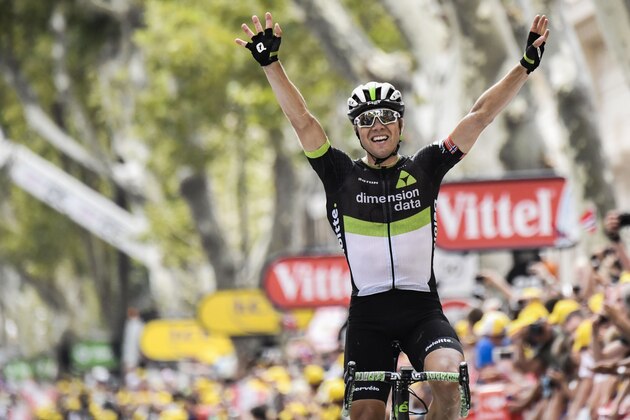 Norway's Edvald Boasson Hagen celebrates as he crosses the finish line at the end of the 222,5 km nineteenth stage of the 104th edition of the Tour de France cycling race on July 21, 2017 between Embrun and Salon-de-Provence. / AFP PHOTO / Jeff PACHOUD (Photo credit should read JEFF PACHOUD/AFP/Getty Images) Norway's Edvald Boasson Hagen celebrates as he crosses the finish line at the end of the 222,5 km nineteenth stage of the 104th edition of the Tour de France cycling race on July 21, 2017 between Embrun and Salon-de-Provence. / AFP PHOTO / Jeff PACHOUD (Photo credit should read JEFF PACHOUD/AFP/Getty Images)