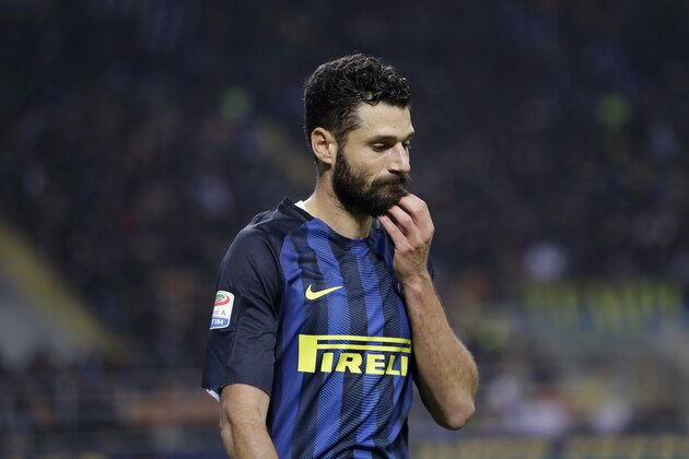 Inter Milan’s Antonio Candreva stands during the Serie A soccer match between Inter Milan and Crotone at the San Siro stadium in Milan, Italy, Sunday, Nov. 6, 2016. (AP Photo/Antonio Calanni)