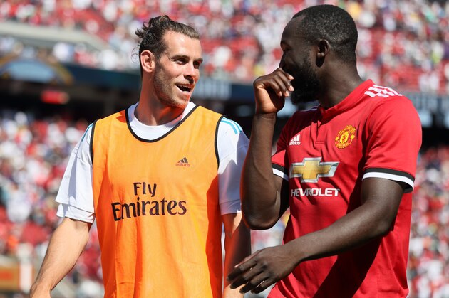 SANTA CLARA, CA - JULY 23: Gareth Bale of Real Madrid walks off with Romelu Lukaku of Manchester United after the International Champions Cup 2017 match between Real Madrid v Manchester United at Levi'a Stadium on July 23, 2017 in Santa Clara, California. (Photo by Matthew Ashton - AMA/Getty Images)