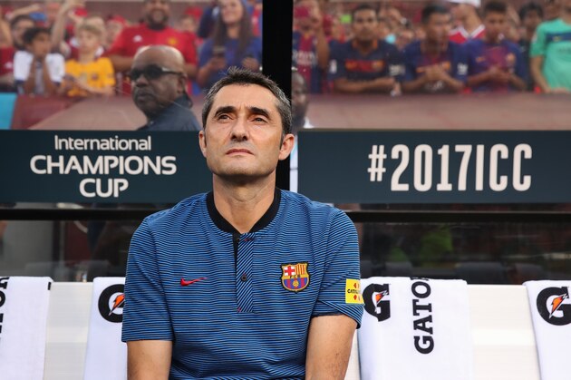LANDOVER, MD - JULY 26: Ernesto Valverde the head coach / manager of FC Barcelona during the International Champions Cup 2017 match between FC Barcelona and Manchester United at FedExField on July 26, 2017 in Landover, Maryland. (Photo by Robbie Jay Barratt - AMA/Getty Images)