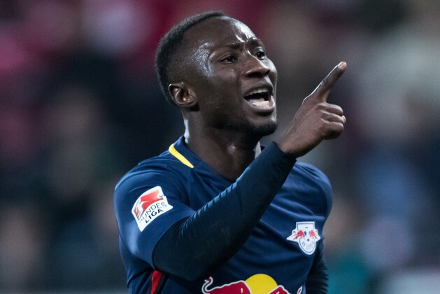 MAINZ, GERMANY - APRIL 05:  Naby Keita of Leipzig celebrates his team's third goal during the Bundesliga match between 1. FSV Mainz 05 and RB Leipzig at Opel Arena on April 5, 2017 in Mainz, Germany.  (Photo by Simon Hofmann/Getty Images)