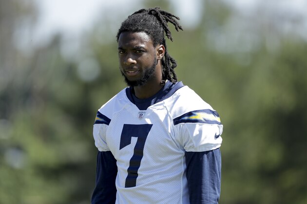 San Diego Chargers rookie wide receiver Mike Williams (7) trains during an NFL football practice Tuesday, May 23, 2017, in San Diego. (AP Photo/Gregory Bull) San Diego Chargers rookie wide receiver Mike Williams (7) trains during an NFL football practice Tuesday, May 23, 2017, in San Diego. (AP Photo/Gregory Bull)