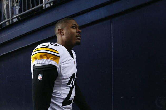 FOXBORO, MA - JANUARY 22:  Artie Burns #25 of the Pittsburgh Steelers walks to the field prior to the AFC Championship Game against the New England Patriots at Gillette Stadium on January 22, 2017 in Foxboro, Massachusetts.  (Photo by Patrick Smith/Getty Images)