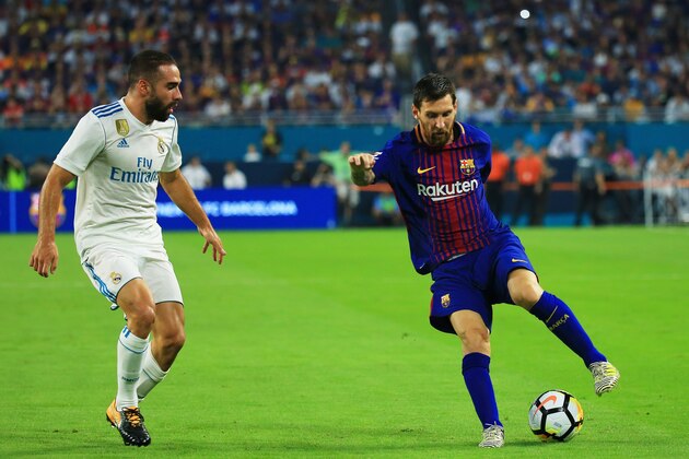 MIAMI GARDENS, FL - JULY 29:  Lionel Messi #10 of Barcelona controls the ball against Daniel Carvajal #2 of Real Madrid in the first half during their International Champions Cup 2017 match at Hard Rock Stadium on July 29, 2017 in Miami Gardens, Florida.  (Photo by Chris Trotman/Getty Images)