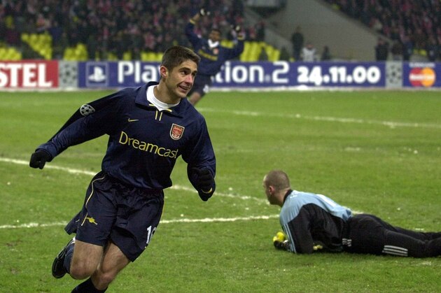 22 Nov 2000:  Silvinho of Arsenal celebrates after he scores the opening goal during the Spartak Moscow v Arsenal Champions League match at the Luzhniki Stadium, Moscow, Russia. Digital Image. Mandatory Credit: Ross Kinnaird/ALLSPORT
