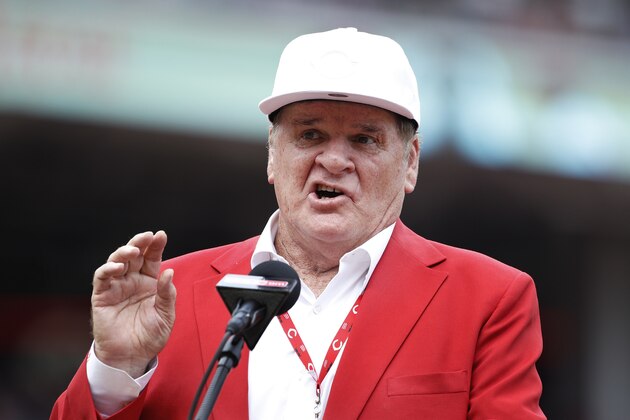 CINCINNATI, OH - JUNE 17: Former Cincinnati Reds great Pete Rose addresses fans following a dedication ceremony for his bronze statue outside Great American Ball Park prior to a game against the Los Angeles Dodgers on June 17, 2017 in Cincinnati, Ohio. The Dodgers defeated the Reds 10-2. (Photo by Joe Robbins/Getty Images)