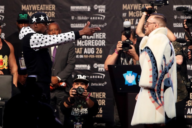 NEW YORK, NY - JULY 13:  Floyd Mayweather Jr. and Conor McGregor face off during the Floyd Mayweather Jr. v Conor McGregor World Press Tour event at Barclays Center on July 13, 2017 in the Brooklyn borough of New York City.  (Photo by Mike Lawrie/Getty Images)