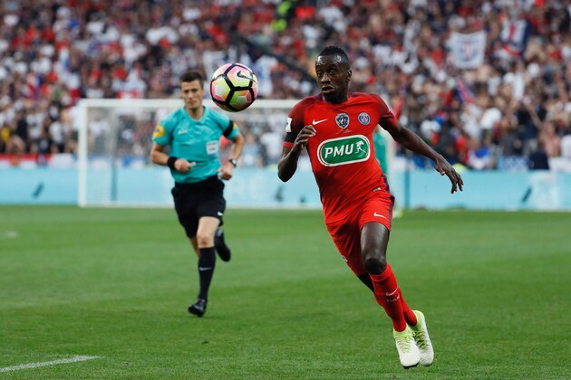 Paris Saint-Germain's French midfielder Blaise Matuidi (C) controls the ball  during the French Cup final football match between Paris Saint-Germain (PSG) and Angers (SCO) on May 27, 2017, at the Stade de France in Saint-Denis, north of Paris. / AFP PHOTO / Thomas SAMSON        (Photo credit should read THOMAS SAMSON/AFP/Getty Images)