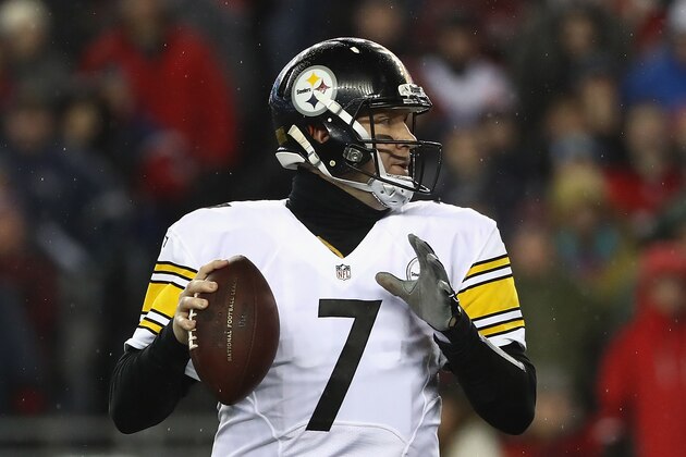 FOXBORO, MA - JANUARY 22:  Ben Roethlisberger #7 of the Pittsburgh Steelers looks to pass the ball against the New England Patriots in the AFC Championship Game at Gillette Stadium on January 22, 2017 in Foxboro, Massachusetts.  (Photo by Elsa/Getty Images)