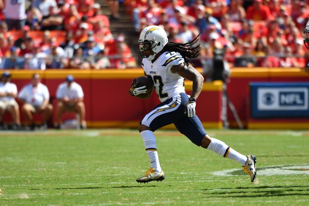 KANSAS CITY, MO - SEPTEMBER 11: Cornerback Jason Verrett #22 of the San Diego Chargers runs with the ball after an interception during the second half  of the game against the Kansas City Chiefs at Arrowhead Stadium on September 11, 2016 in Kansas City, Missouri. (Photo by Peter G Aiken/Getty Images)