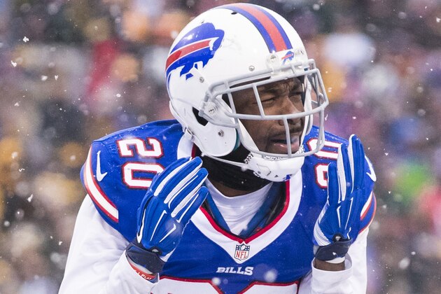 ORCHARD PARK, NY - DECEMBER 11:  Corey Graham #20 of the Buffalo Bills reacts to a dropped interception by a teammate during the game against the Pittsburgh Steelers on December 11, 2016 at New Era Field in Orchard Park, New York. Pittsburgh defeats Buffalo 27-20.  (Photo by Brett Carlsen/Getty Images)