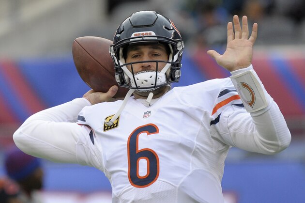 Chicago Bears quarterback Jay Cutler (6) warms up before playing against the New York Giants in an NFL football game, Sunday, Nov. 20, 2016, in East Rutherford, N.J. (AP Photo/Bill Kostroun)