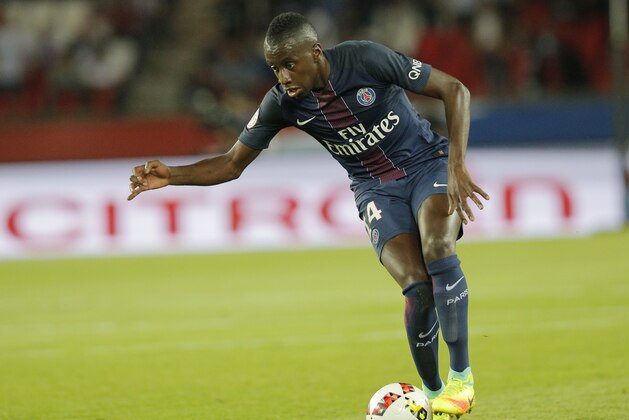 PSG's Blaise Matuidi controls the ball during a French League One soccer match Paris-Saint-Germain against Saint-Etienne at Parc des Princes stadium in Paris, Friday, Sept. 9, 2016. (AP Photo/Michel Euler)