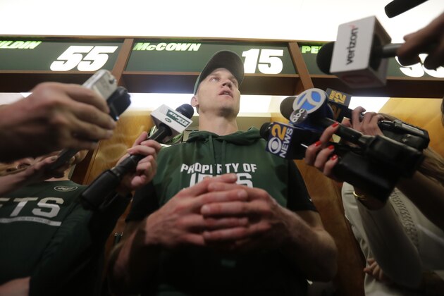 New York Jets quarterback Josh McCown talks to reporters during the team's organized team activities at its NFL football training facility, Tuesday, May 23, 2017, in Florham Park, N.J. (AP Photo/Julio Cortez)
