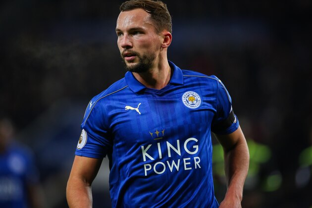 LEICESTER, ENGLAND - JANUARY 14: Daniel Drinkwater of Leicester City during the Premier League match between Leicester City and Chelsea at The King Power Stadium on January 14, 2017 in Leicester, England. (Photo by Robbie Jay Barratt - AMA/Getty Images)