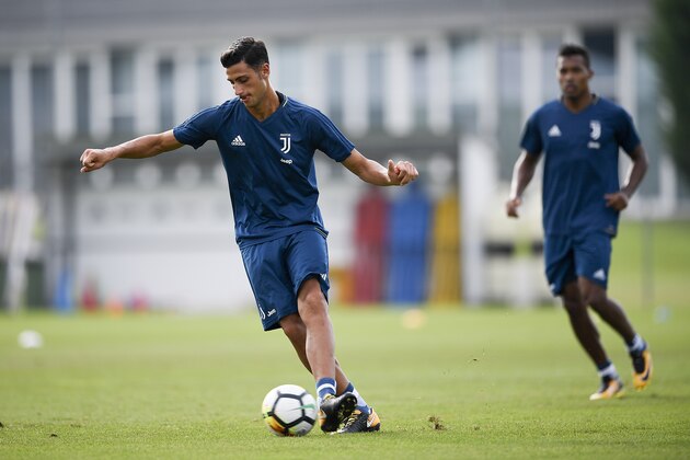 VINOVO, ITALY - AUGUST 03:  Rolando Mandragora of Juventus during a training session on August 3, 2017 in Vinovo, Italy.  (Photo by Daniele Badolato - Juventus FC/Getty Images)