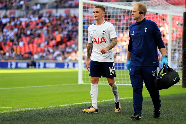LONDON, ENGLAND - AUGUST 05:  Kieran Trippier of Tottenham Hotspur leaves the field injured during the Pre-Season Friendly match between Tottenham Hotspur and Juventus on August 5, 2017 in London, England. (Photo by Stephen Pond/Getty Images)