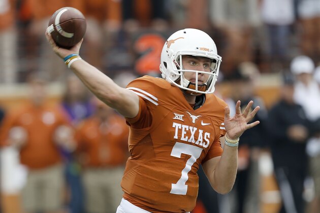 AUSTIN, TX - NOVEMBER 25: Shane Buechele #7 of the Texas Longhorns passes against the TCU Horned Frogs at Darrell K Royal -Texas Memorial Stadium on November 25, 2016 in Austin, Texas. (Photo by Chris Covatta/Getty Images)
