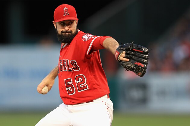 ANAHEIM, CA - JUNE 14:  Matt Shoemaker #52 of the Los Angeles Angels of Anaheim pitches during the second inning of a game against the New York Yankees at Angel Stadium of Anaheim on June 14, 2017 in Anaheim, California.  (Photo by Sean M. Haffey/Getty Images)