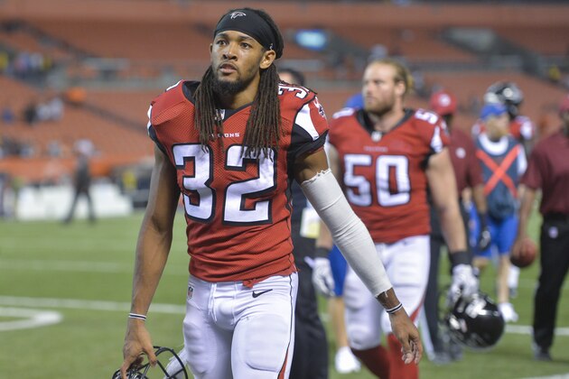 Atlanta Falcons cornerback Jalen Collins walks off the field after an NFL preseason football game against the Cleveland Browns, Thursday, Aug. 18, 2016, in Cleveland. The Falcons won 24-13. (AP Photo/David Richard) Atlanta Falcons cornerback Jalen Collins walks off the field after an NFL preseason football game against the Cleveland Browns, Thursday, Aug. 18, 2016, in Cleveland. The Falcons won 24-13. (AP Photo/David Richard)