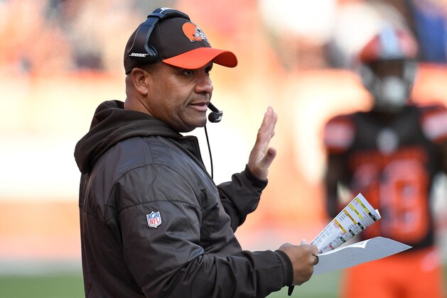 CLEVELAND, OH - NOVEMBER 27:  Head coach Hue Jackson of the Cleveland Browns looks on during the third quarter against the New York Giants at FirstEnergy Stadium on November 27, 2016 in Cleveland, Ohio. (Photo by Jason Miller/Getty Images)