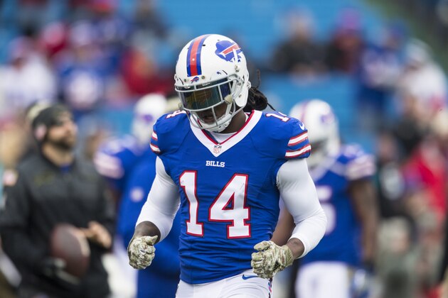 ORCHARD PARK, NY - NOVEMBER 27:  Sammy Watkins #14 of the Buffalo Bills warms up before the game against the Jacksonville Jaguars on November 27, 2016 at New Era Field in Orchard Park, New York. Buffalo defeats Jacksonville 28-21.  (Photo by Brett Carlsen/Getty Images)