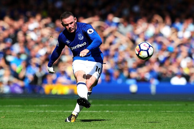 LIVERPOOL, ENGLAND - AUGUST 12: Wayne Rooney of Everton in action during the Premier League match between Everton and Stoke City at Goodison Park on August 12, 2017 in Liverpool, England. (Photo by Chris Brunskill Ltd/Getty Images)