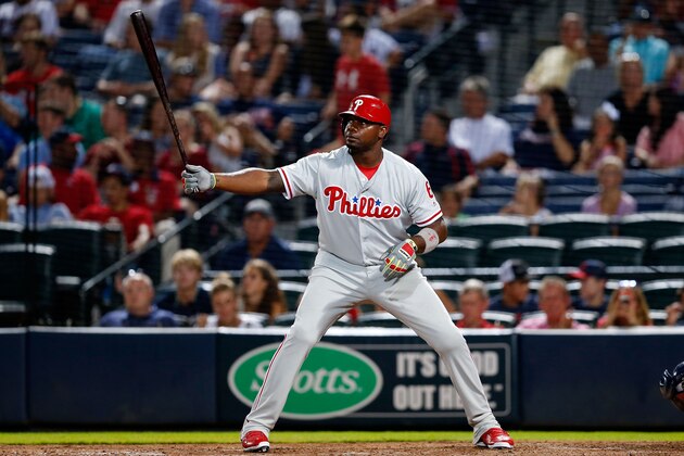 ATLANTA, GA - JULY 29: Ryan Howard #6 of the Philadelphia Phillies bats during the game against the Atlanta Braves at Turner Field on July 29, 2016 in Atlanta, Georgia. (Photo by Mike Zarrilli/Getty Images)