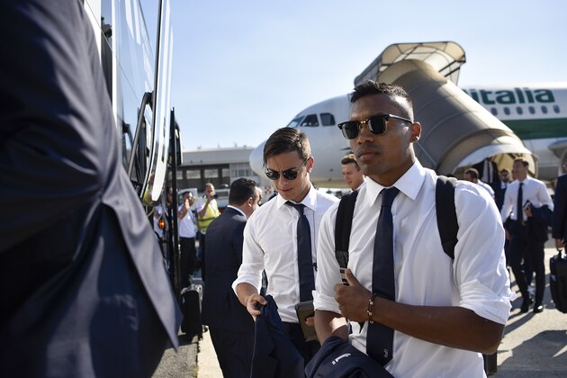 TURIN, ITALY - AUGUST 12: Alex Sandro during the travel to Rome ahead of the Italian Supercup at  on August 12, 2017 in Turin, Italy.  (Photo by Daniele Badolato - Juventus FC/Getty Images)