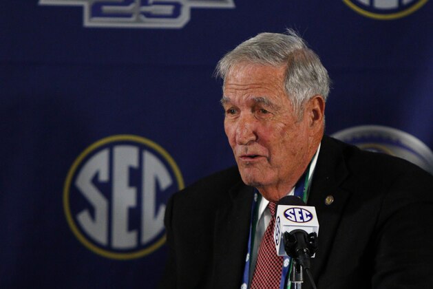 Dec 3, 2016; Atlanta, GA, USA; Alabama Crimson Tide former head coach Gene Stallings speaks to the press prior to the SEC Championship college football game between the Alabama Crimson Tide and the Florida Gators at Georgia Dome. Mandatory Credit: Brett Davis-USA TODAY Sports