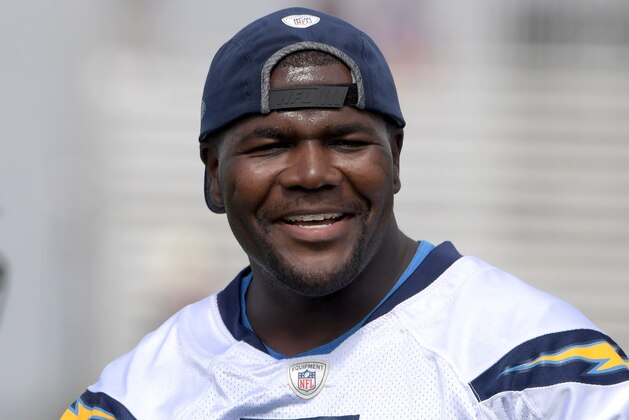Jul 30, 2017; Costa Mesa CA, USA; Los Angeles Chargers quarterback Cardale Jones (5) reacts during the opening day of training camp at the Jack Hammett Sports Complex. Mandatory Credit: Kirby Lee-USA TODAY Sports Jul 30, 2017; Costa Mesa CA, USA; Los Angeles Chargers quarterback Cardale Jones (5) reacts during the opening day of training camp at the Jack Hammett Sports Complex. Mandatory Credit: Kirby Lee-USA TODAY Sports
