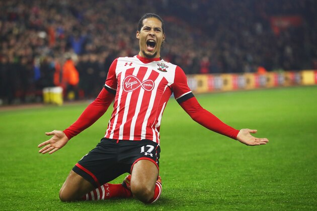 SOUTHAMPTON, ENGLAND - DECEMBER 28:  Virgil van Dijk of Southampton celebrates as he scores their first goal during the Premier League match between Southampton and Tottenham Hotspur at St Mary's Stadium on December 28, 2016 in Southampton, England.  (Photo by Julian Finney/Getty Images)