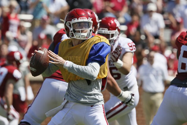 Oklahoma quarterback Chris Robison during the annual Oklahoma NCAA college spring football game in Norman, Okla., Saturday, April 8, 2017. (AP Photo/Sue Ogrocki)