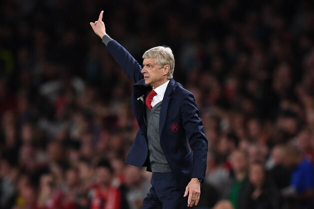 LONDON, ENGLAND - AUGUST 11:  Arsene Wenger, Manager of Arsenal directs his players during the Premier League match between Arsenal and Leicester City at the Emirates Stadium on August 11, 2017 in London, England.  (Photo by Shaun Botterill/Getty Images)