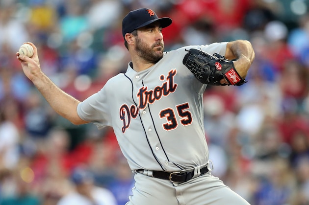 ARLINGTON, TX - AUGUST 15:  Justin Verlander #35 of the Detroit Tigers throws against the Texas Rangers in the second inning at Globe Life Park in Arlington on August 15, 2017 in Arlington, Texas.  (Photo by Ronald Martinez/Getty Images)