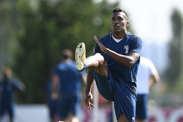 VINOVO, ITALY - AUGUST 16:  Alex Sandro during the morning training session at Juventus Center Vinovo on August 16, 2017 in Vinovo, Italy.  (Photo by Daniele Badolato - Juventus FC/Getty Images)