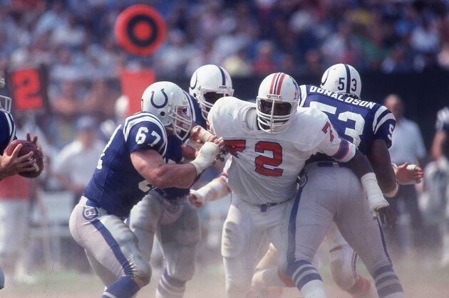 BALTIMORE, MD: Lester Williams of the New England Patriots circa 1983 rushes the Baltimore Colts at Memorial Stadium in Baltimore, Maryland  (Photo by Owen C. Shaw/Getty Images)
